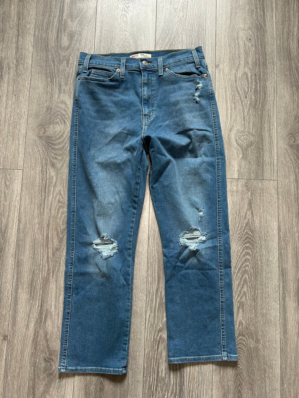 Levi's High Rise Straight Jeans Size W30